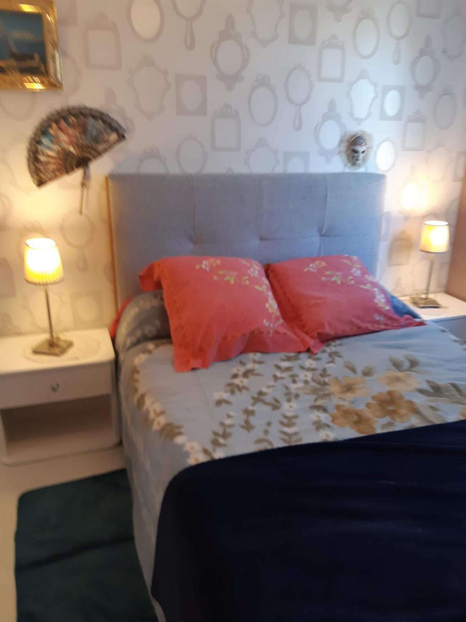 Chambre Lit Double Dans Pavillon , Chez Lilyanne Tonnay-Charente Zewnętrze zdjęcie